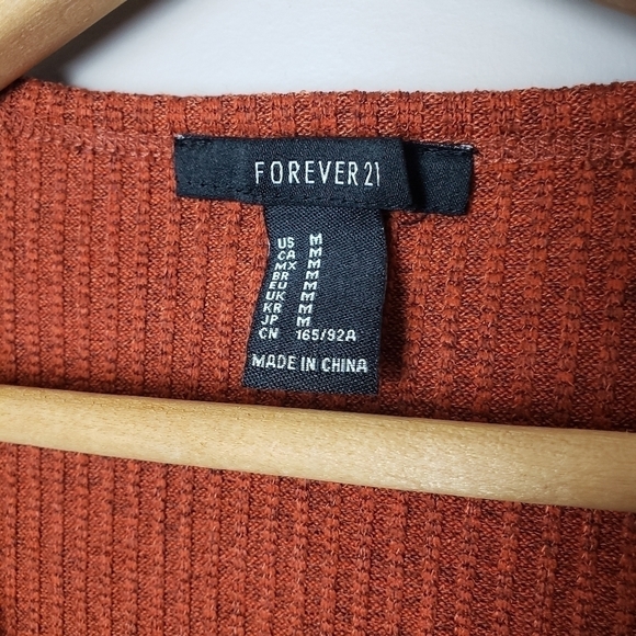 FOREVER 21 Cropped Short-sleeved Top - Picture 6 of 7